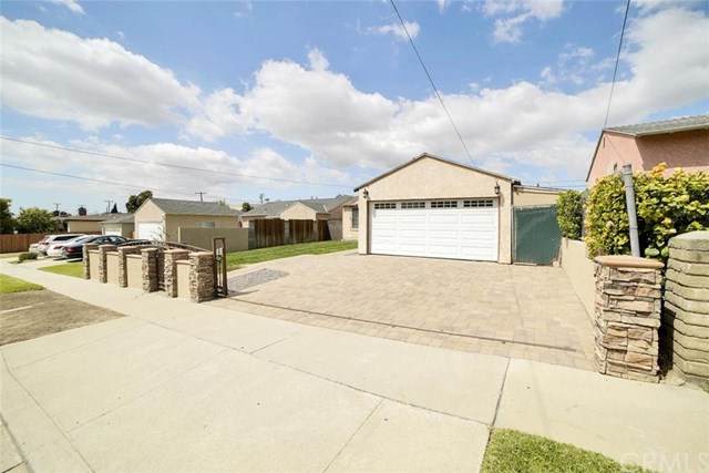 12817 Carlton Avenue - Photo 1