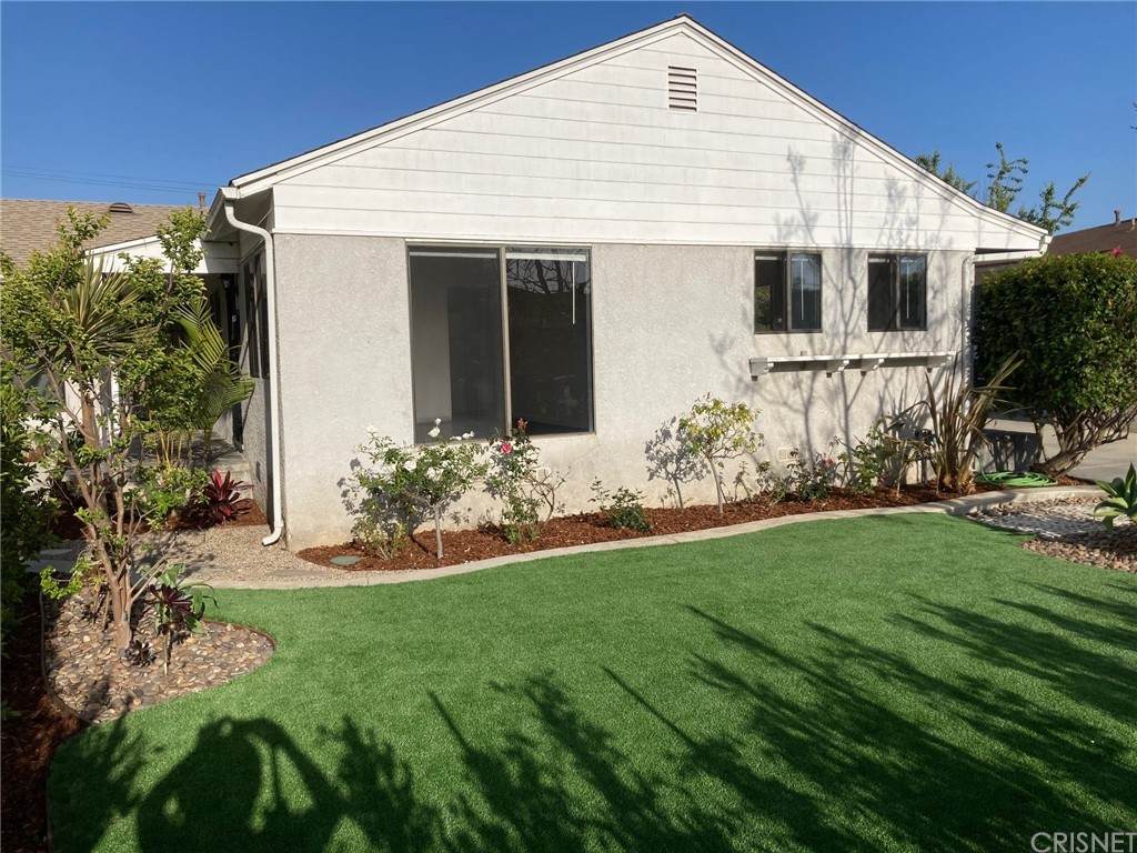 8312 Barnsley Avenue - Photo 1
