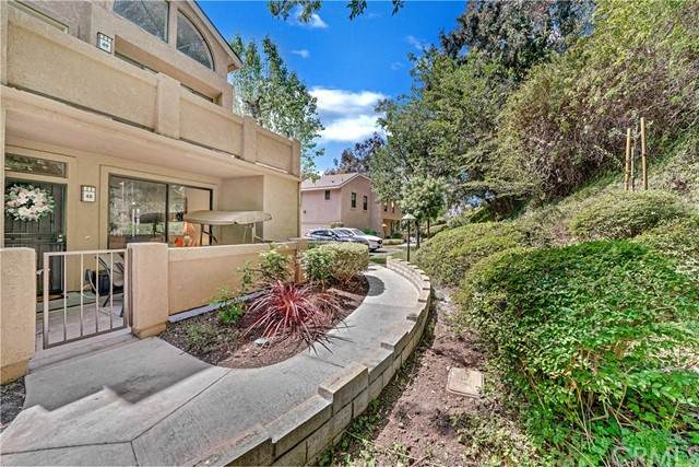 155 Singingwood Street - Photo 1