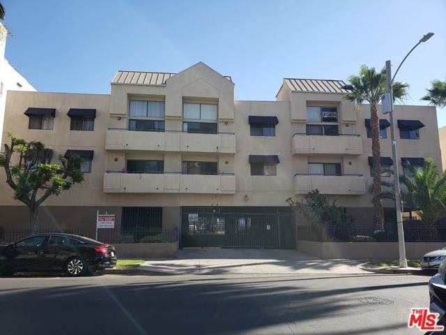 326 Manhattan Place - Photo 1