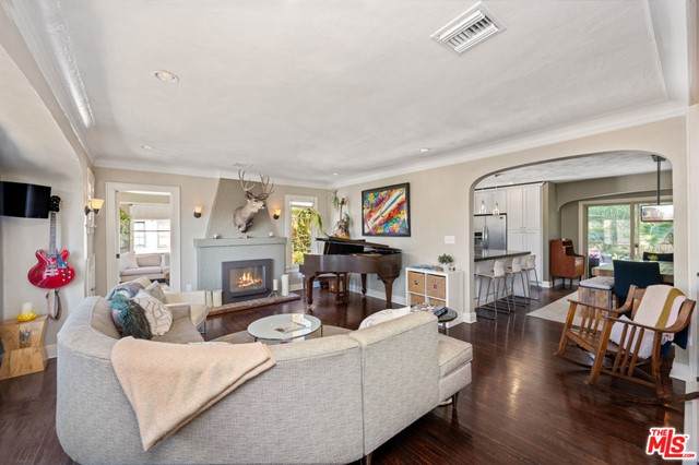 2146 Beachwood Terrace - Photo 1