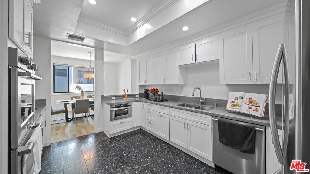 430 Maple Drive - Photo 1