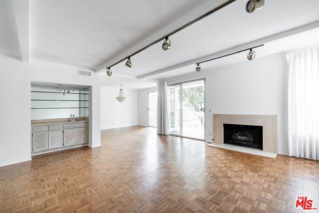 4346 Redwood Avenue - Photo 1