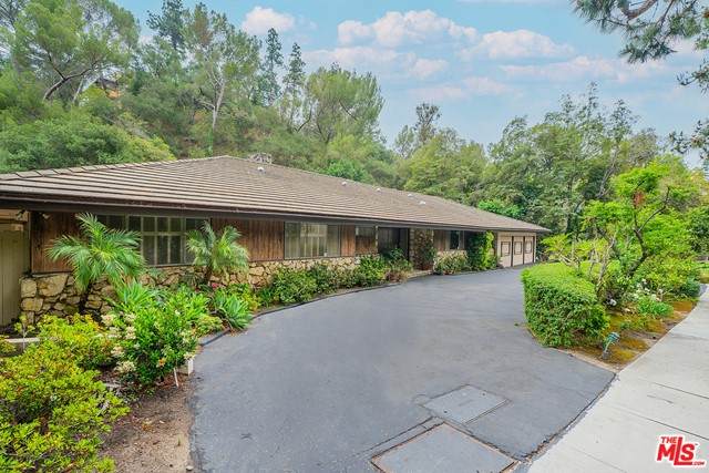 1114 Coldwater Canyon Drive - Photo 1
