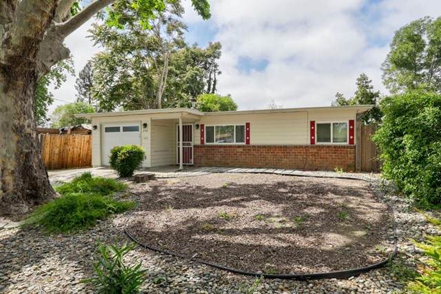 738 Lilly Avenue - Photo 1