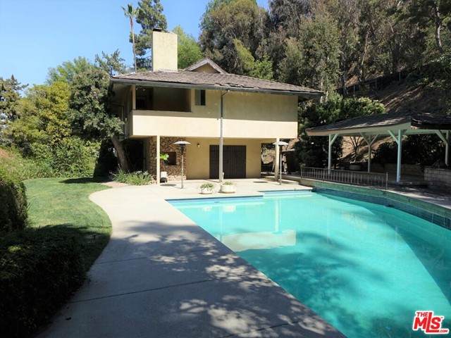1601 Lindamere Place - Photo 1