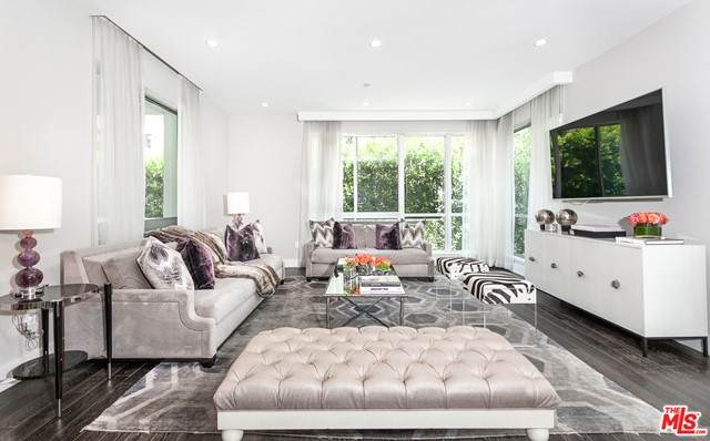 460 Palm Drive - Photo 1
