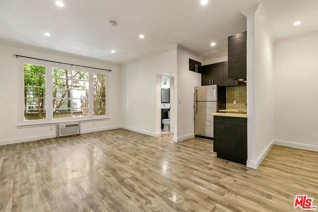 7223 Willoughby Avenue - Photo 1
