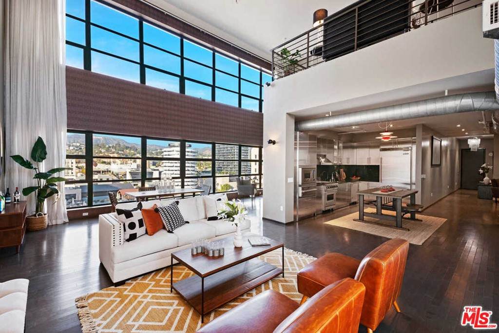 1645 Vine Street - Photo 1