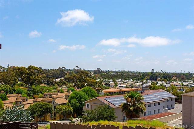 615 Vine - Photo 1