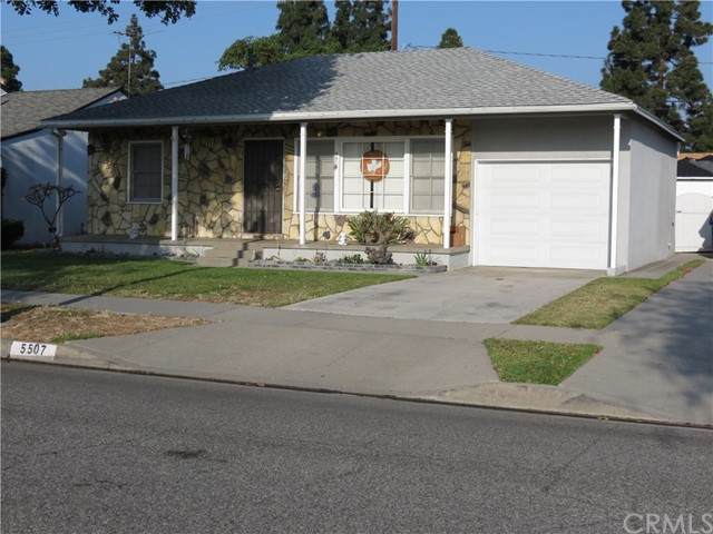 5507 Pimenta Avenue - Photo 1
