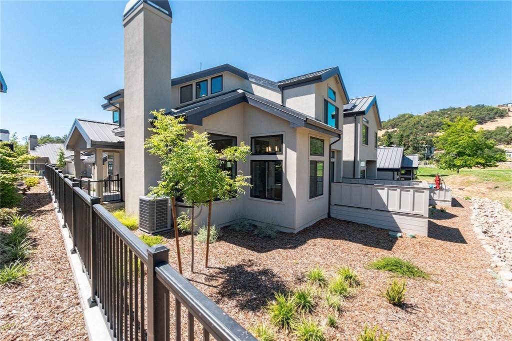 4658 Kilarney Circle - Photo 1