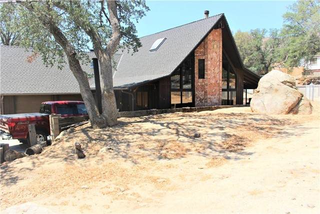 16 Oak Knoll Lane - Photo 1