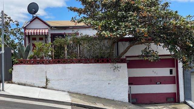 601 Banks Street - Photo 1