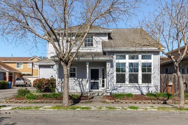 1407 Woodside Circle - Photo 1