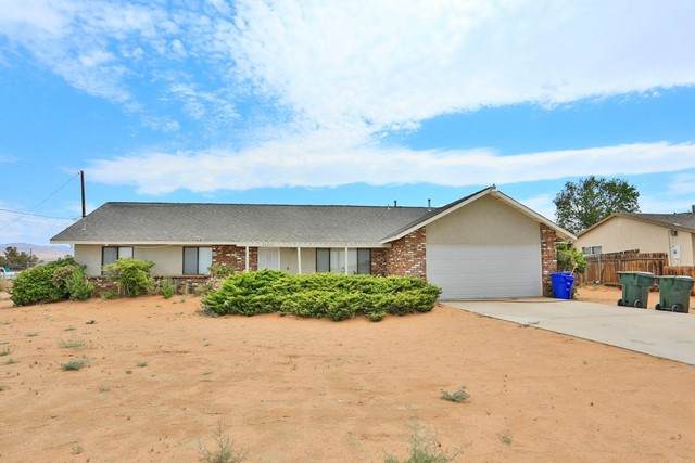 22035 Pahute Road - Photo 1