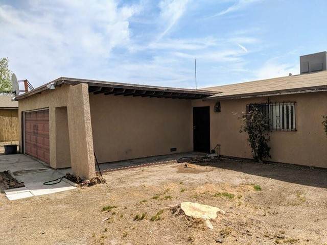 65800 Brown Street - Photo 1