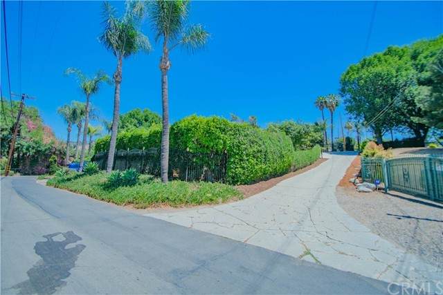 1916 Tumin Road - Photo 1