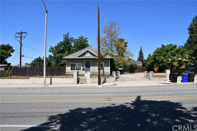 1161 Campus Avenue - Photo 1