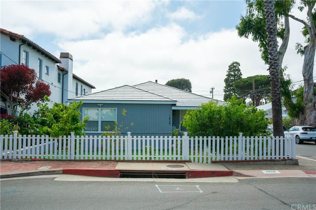 1829 Oak Avenue - Photo 1