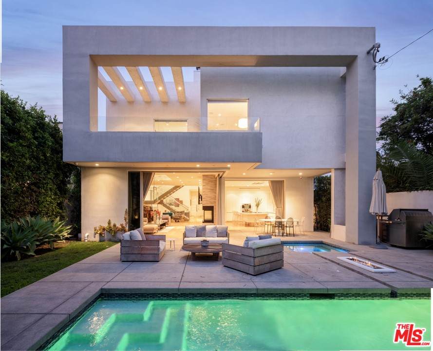 625 Curson Avenue - Photo 1