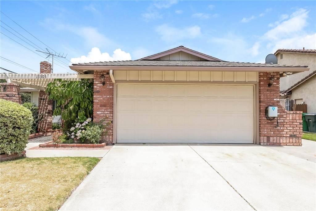 13303 Norton Avenue - Photo 1