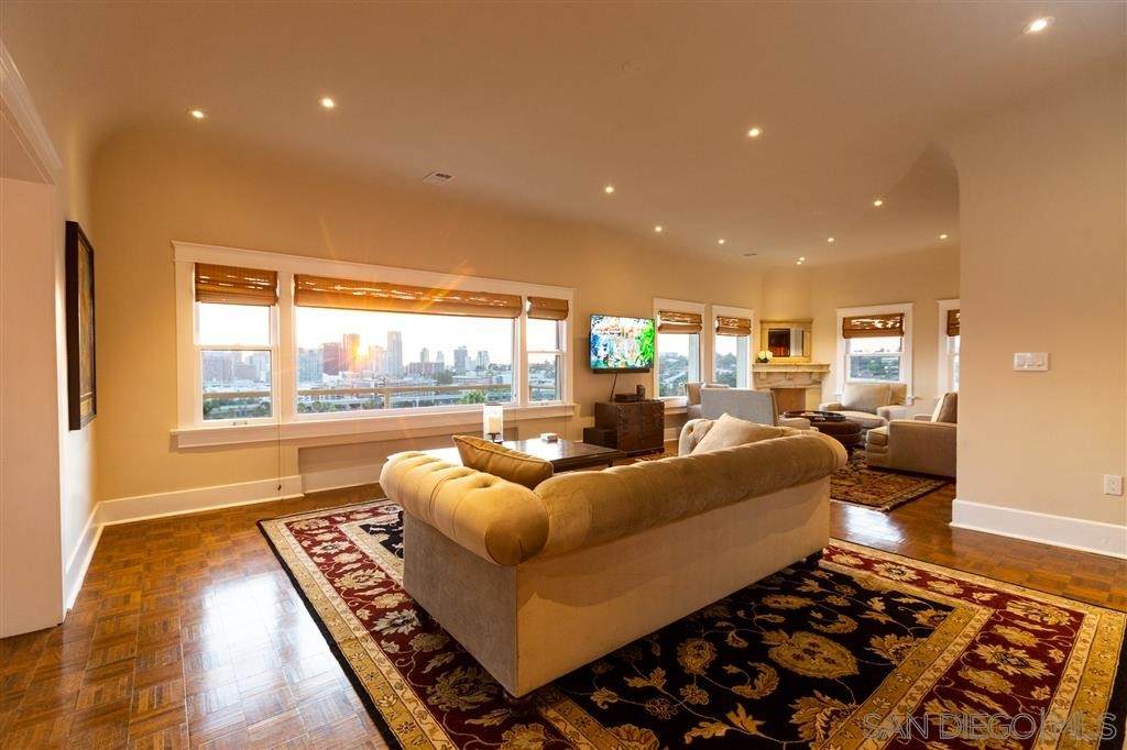 2331 E Street - Photo 1