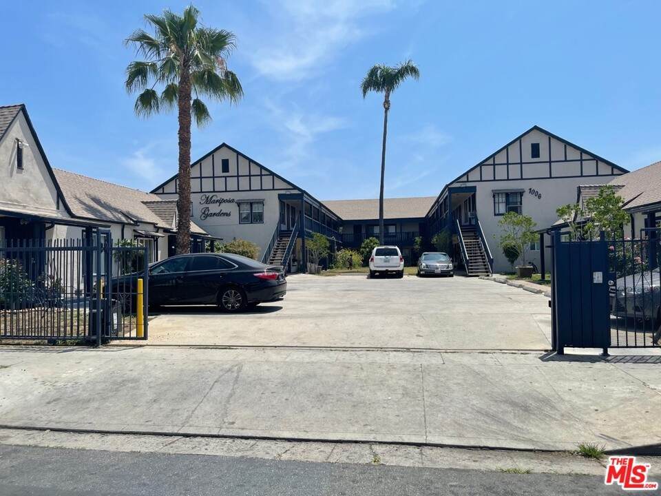 1006 Mariposa Avenue - Photo 1