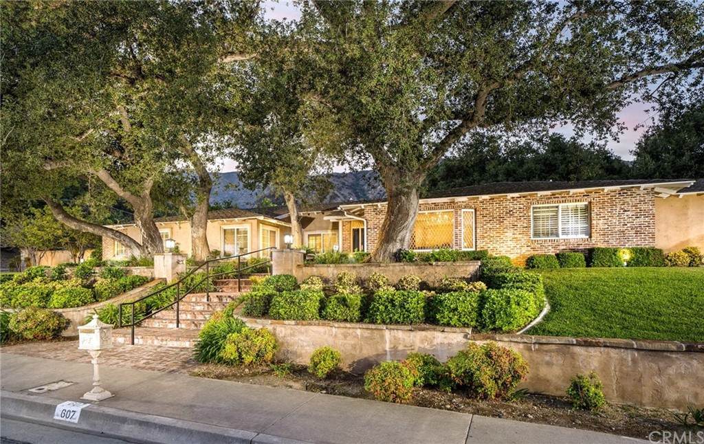 607 Oak Grove Drive - Photo 1