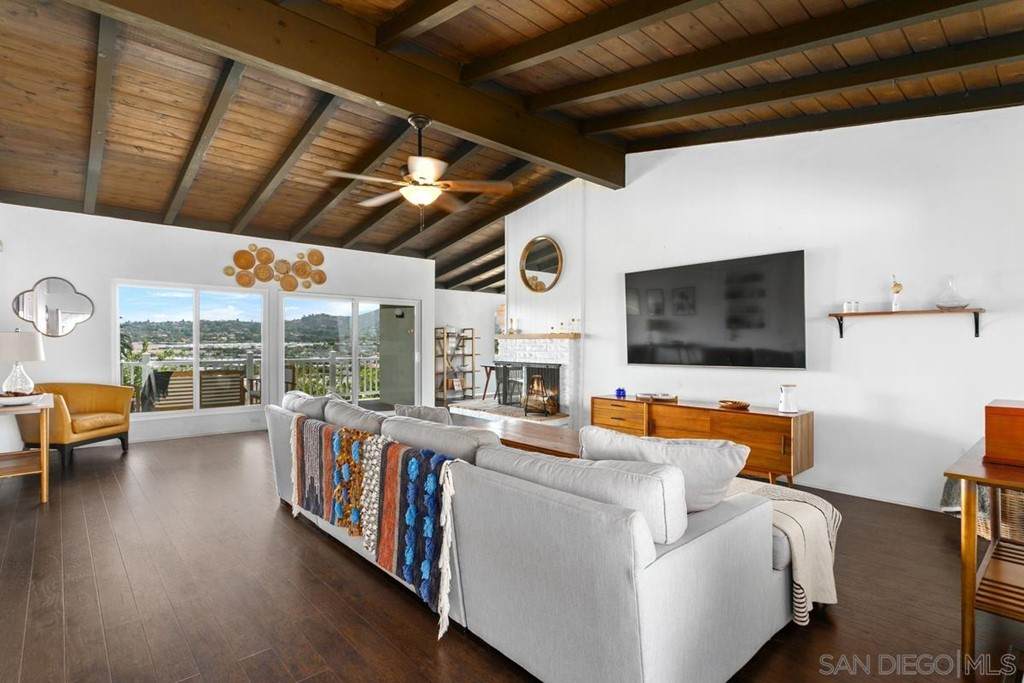 1125 Portola St - Photo 1