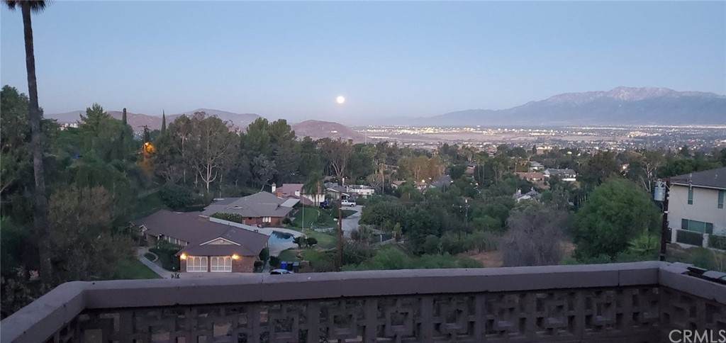 23253 Glendora Drive - Photo 1
