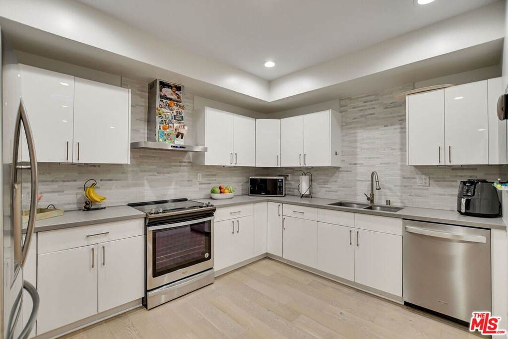 1277 Beverly Glen Boulevard - Photo 1