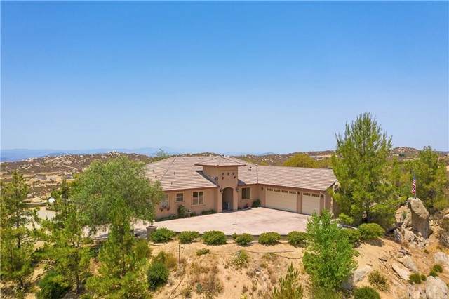 42405 Rolling Hills Dr. - Photo 1
