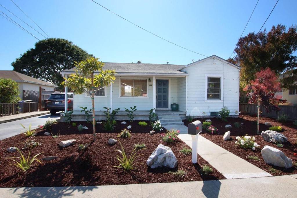 123 Seaside Street - Photo 1