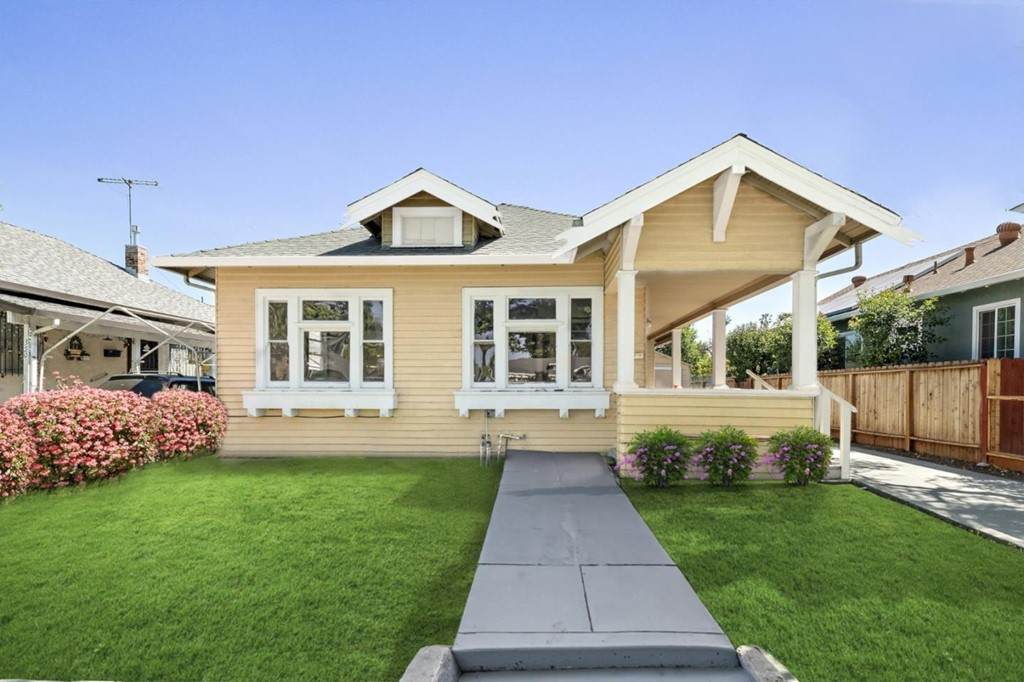 344 11th Street - Photo 1