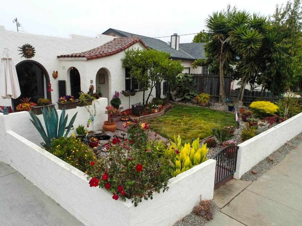 15 Laurel Street - Photo 1