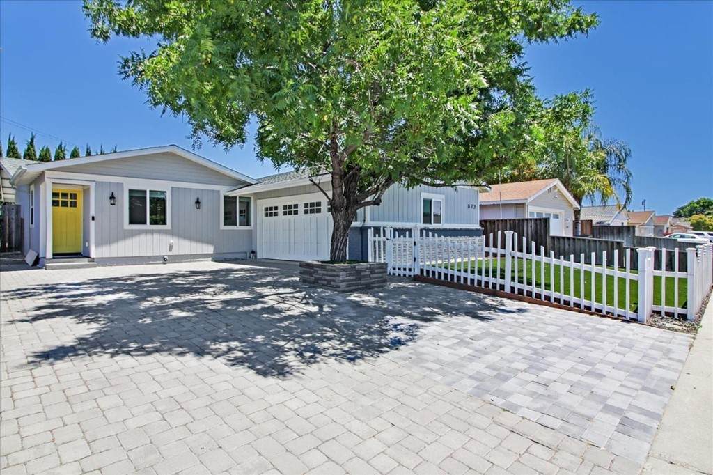 872 Selby Lane - Photo 1