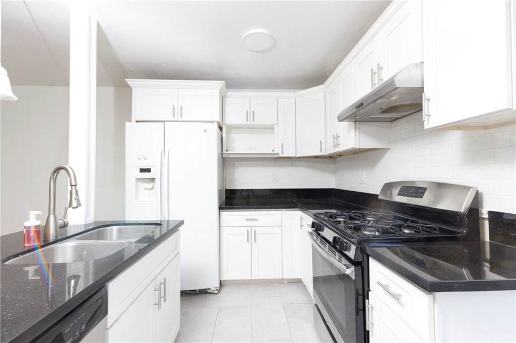 13471 El Prado Avenue - Photo 1