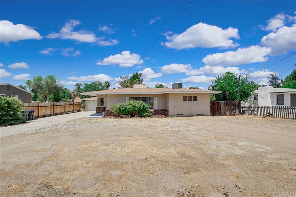 535 Yale Street - Photo 1