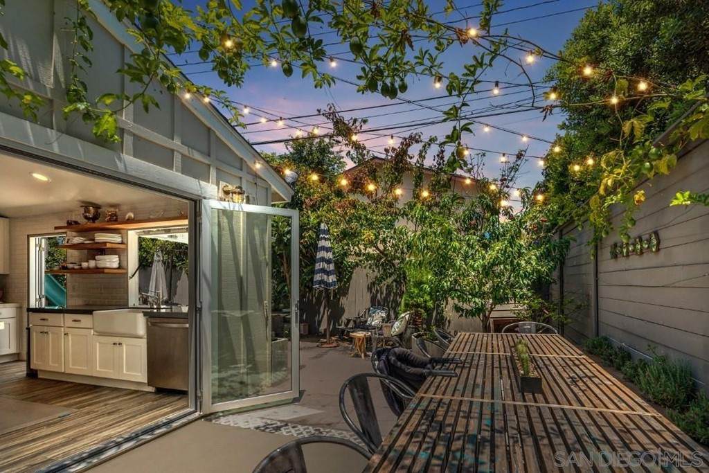 544 Palomar - Photo 1