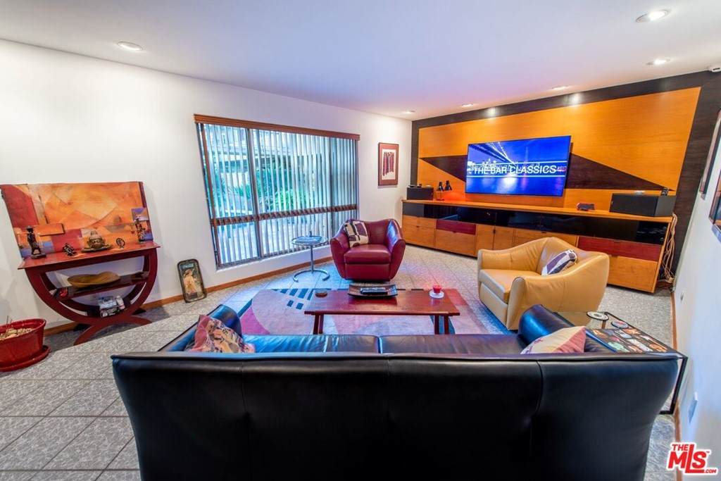 970 Palm Avenue - Photo 1
