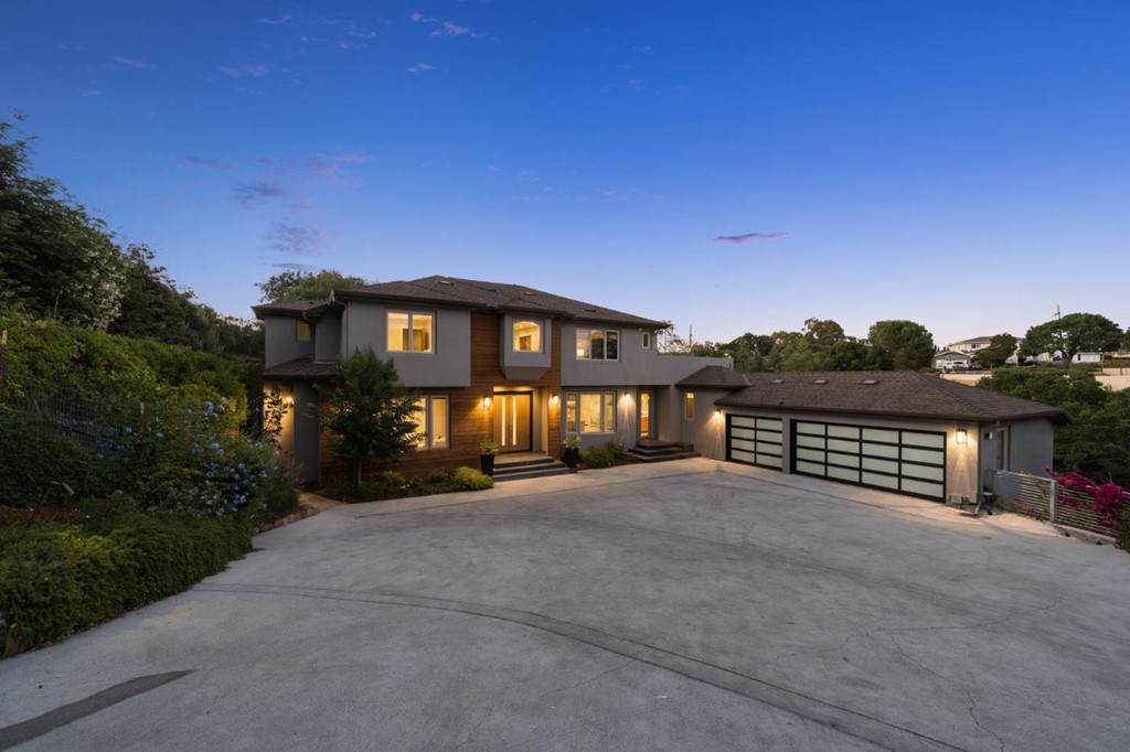 934 Far Creek Way - Photo 1