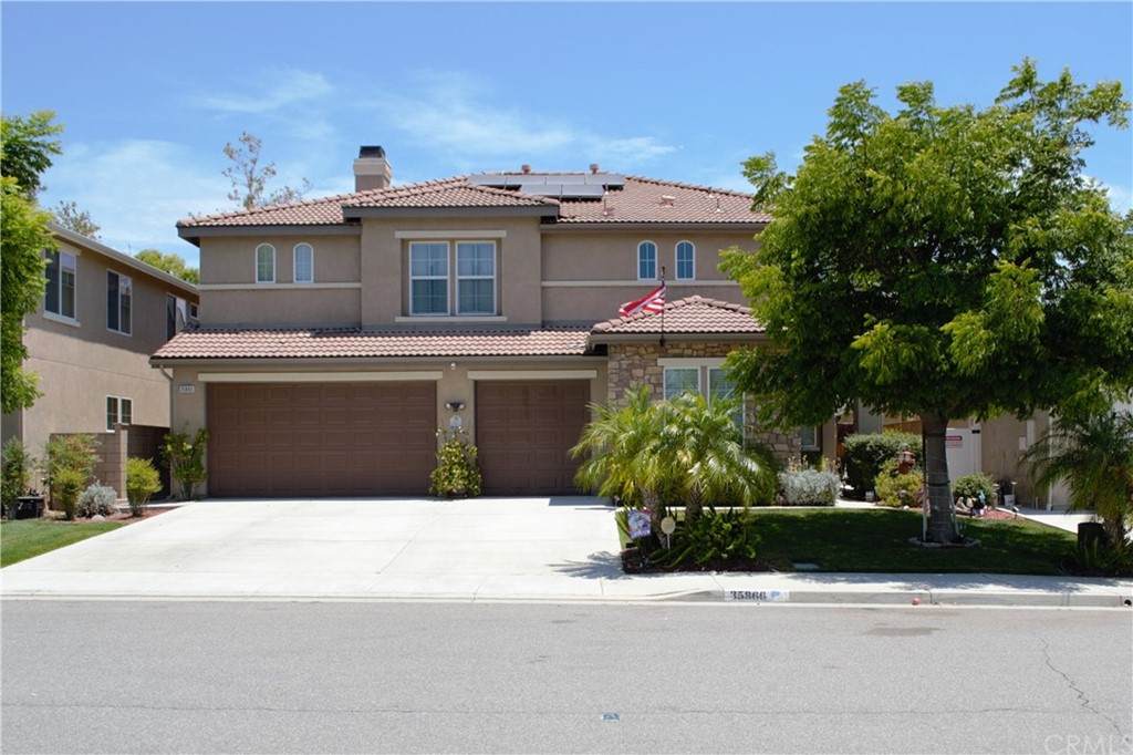 35866 Butchart Street - Photo 1