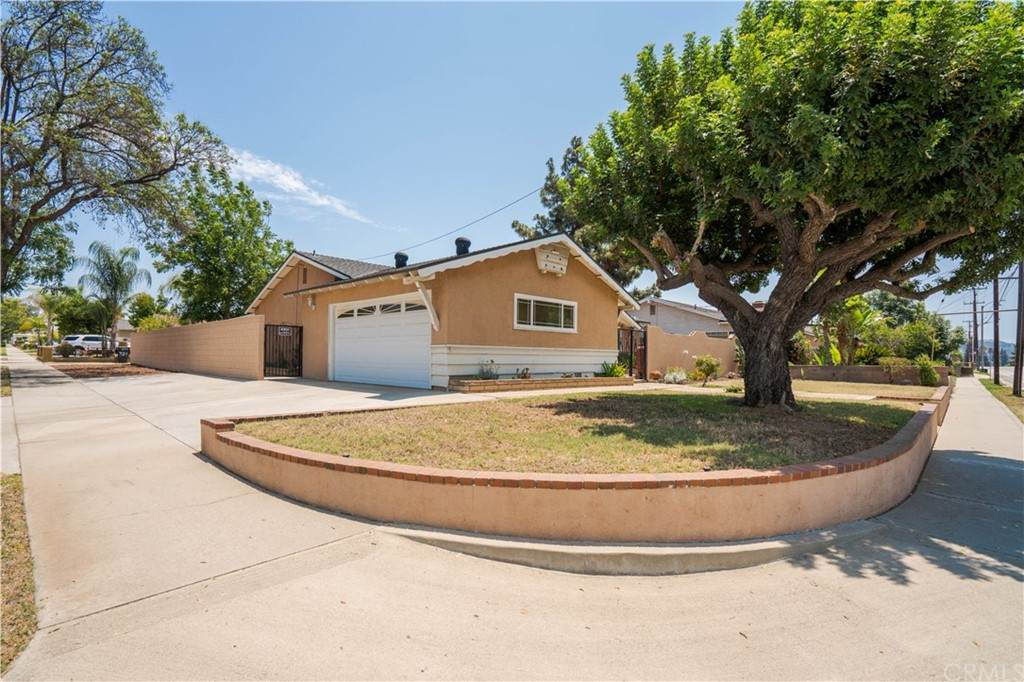 724 Glendora Avenue - Photo 1