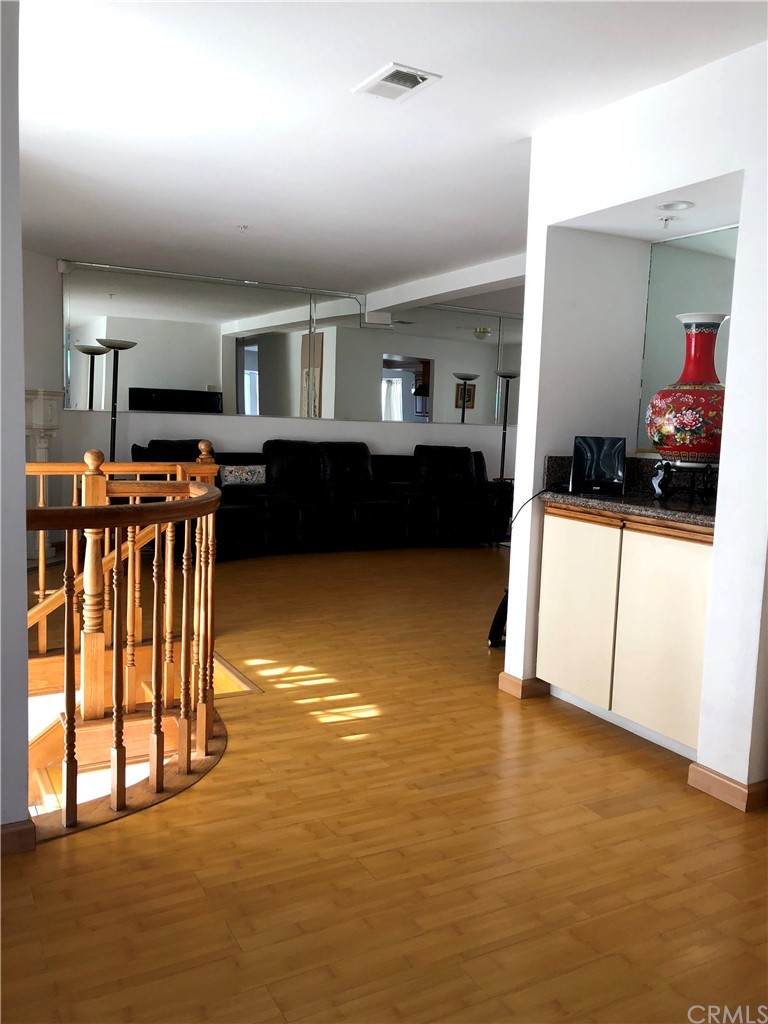 32 Diamond St - Photo 1