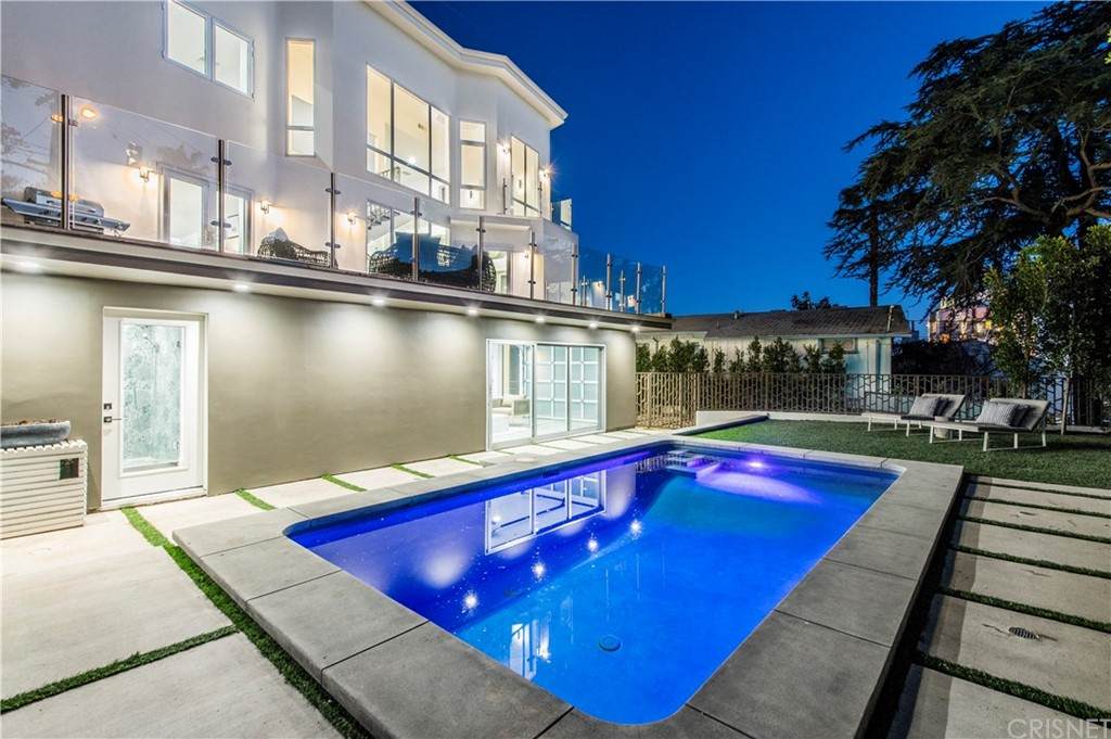 1432 Kings Road - Photo 1