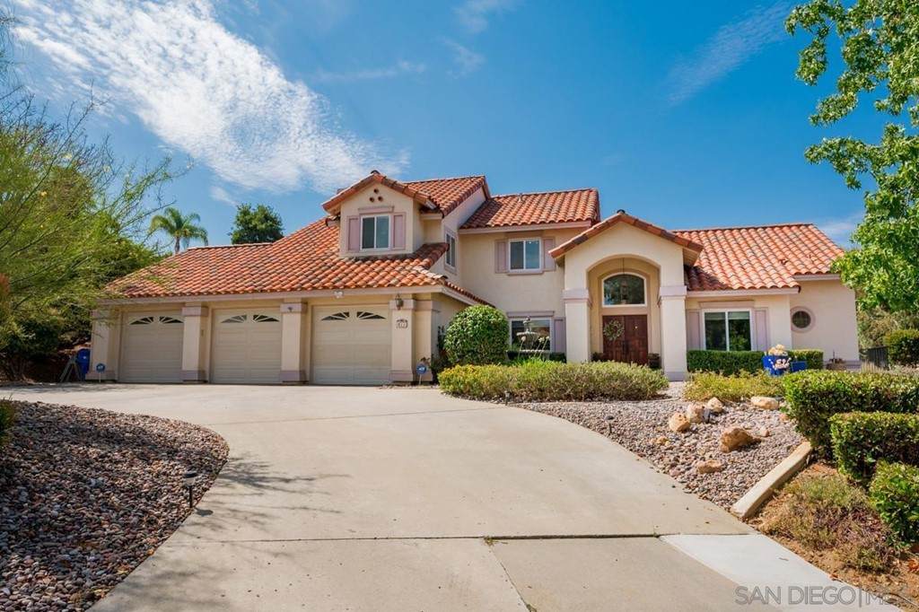 477 Summerhill View - Photo 1