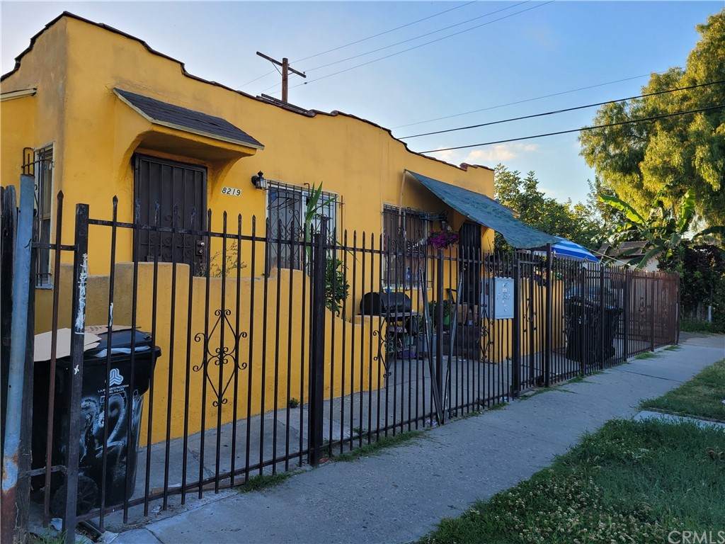 8217 Towne Avenue - Photo 1