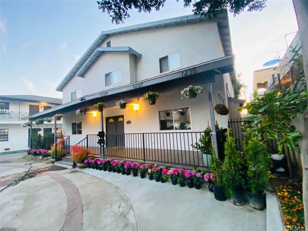 1239 Gordon Street - Photo 1