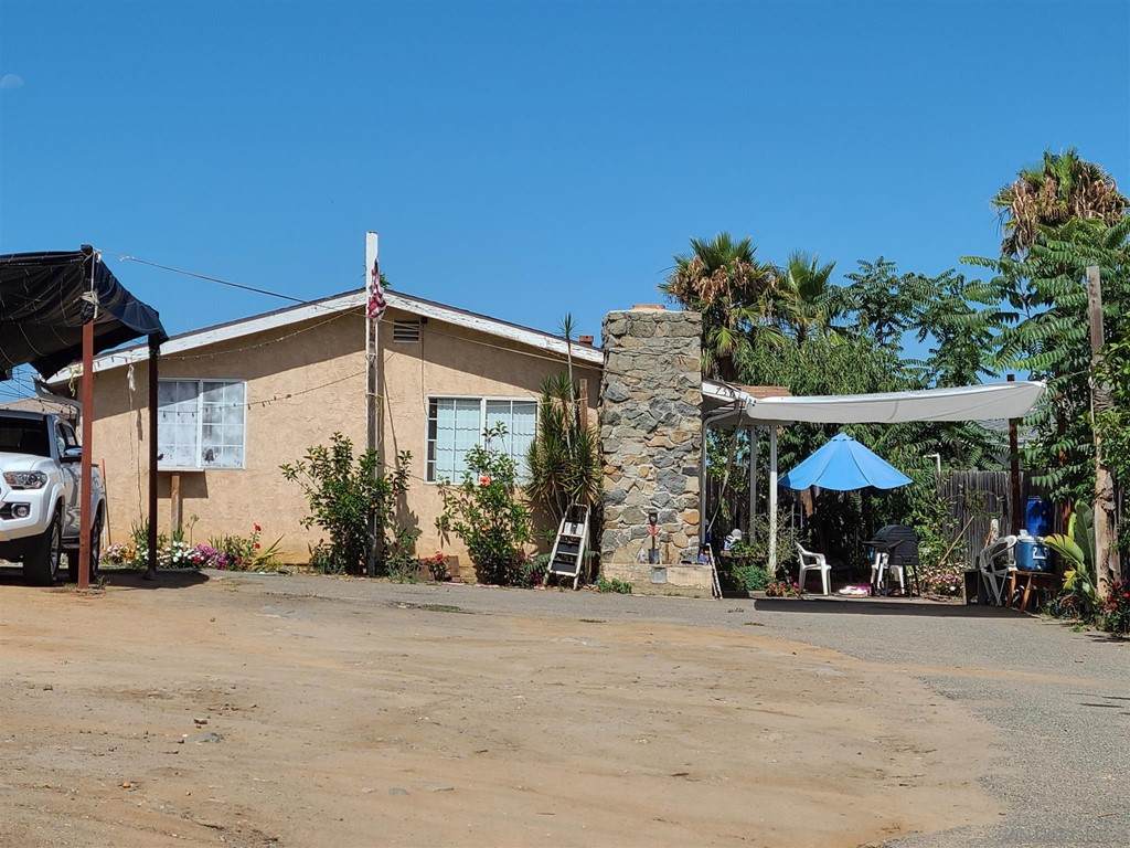 750 Citrus Avenue - Photo 1